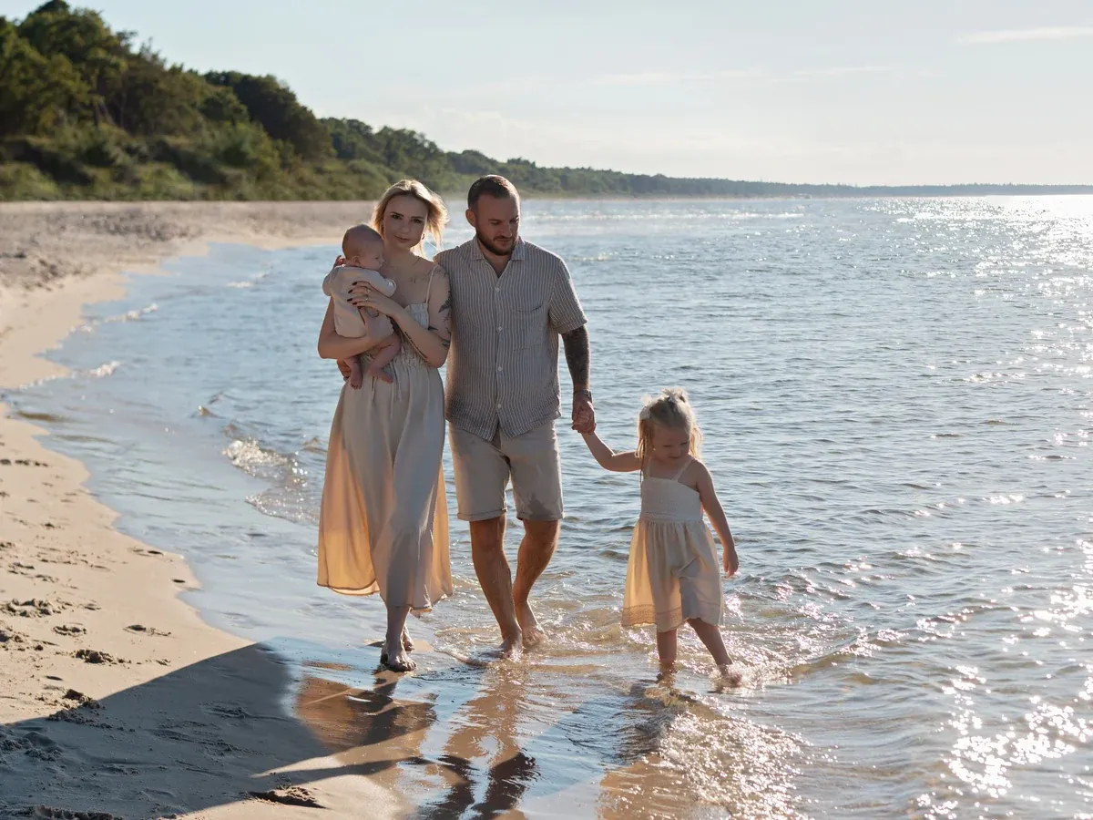 Jak przygotować się do sesji na plaży w Kołobrzegu?