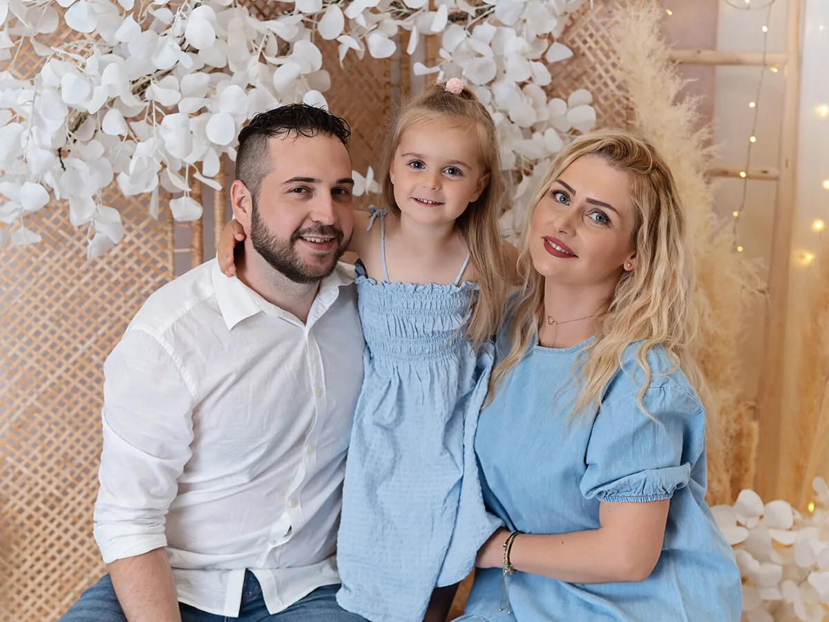 Family during a studio photoshoot in Kołobrzeg