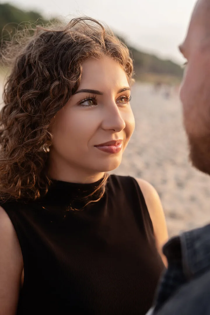 Couple beach photoshoot in Kołobrzeg — photograph 4