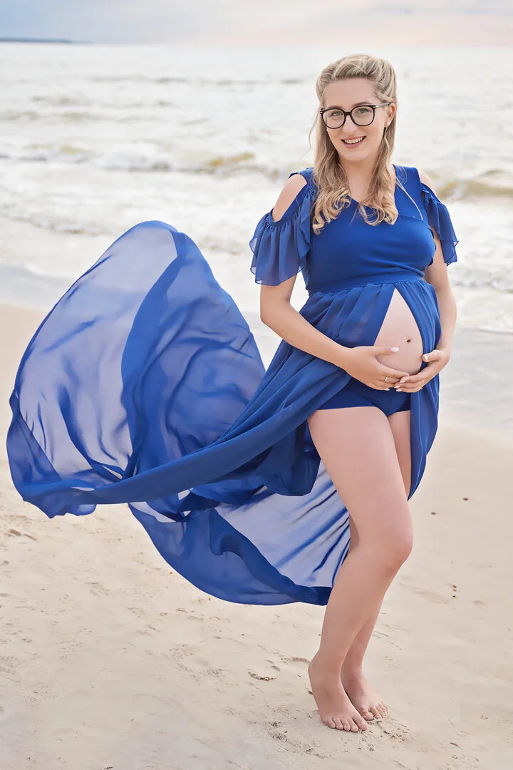 Maternity beach photoshoot in Kołobrzeg — photograph 3