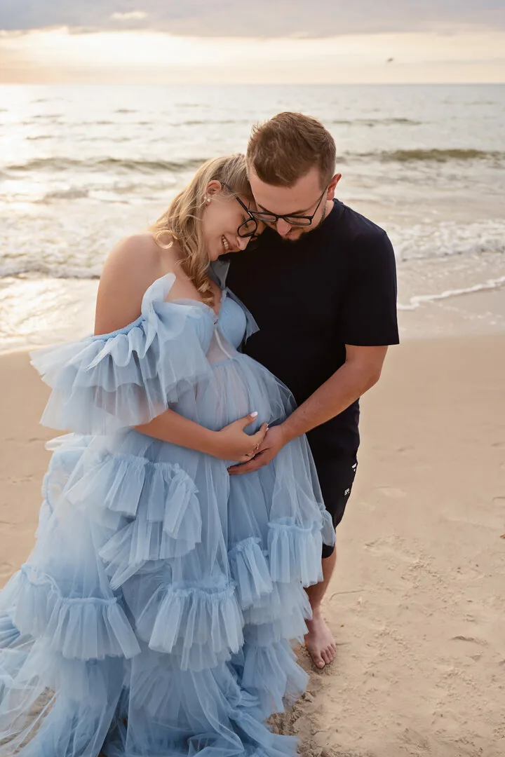 Maternity beach photoshoot in Kołobrzeg — photograph 4