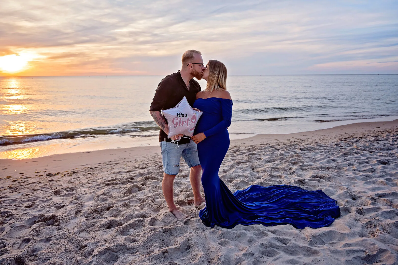 Maternity beach photoshoot in Kołobrzeg — photograph 12