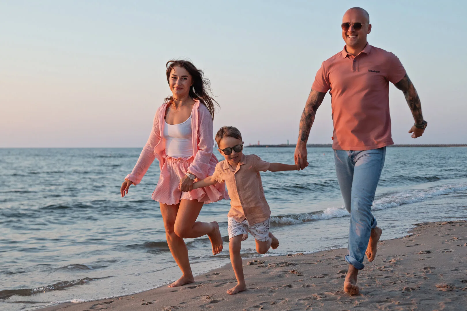 Family beach photoshoot in Kołobrzeg — photograph 9